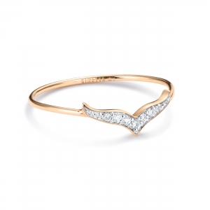18 carat rose gold and diamonds ring  Ginette NY