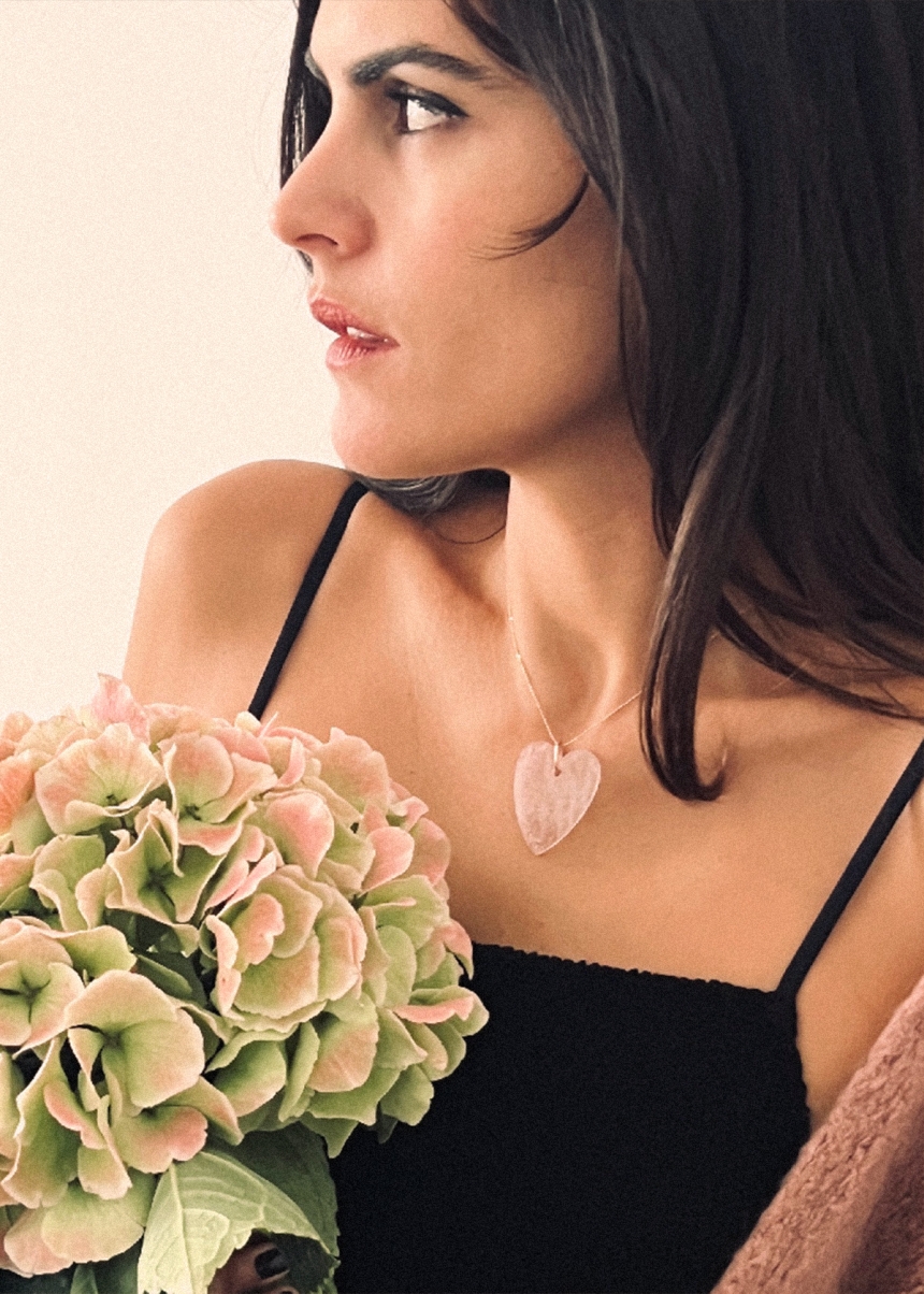 Angèle jumbo pink quartz heart on chain