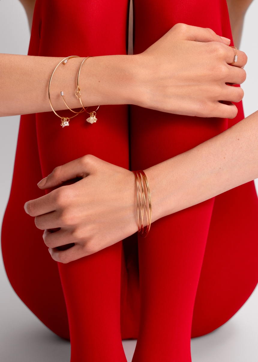 single diamond choker bangle