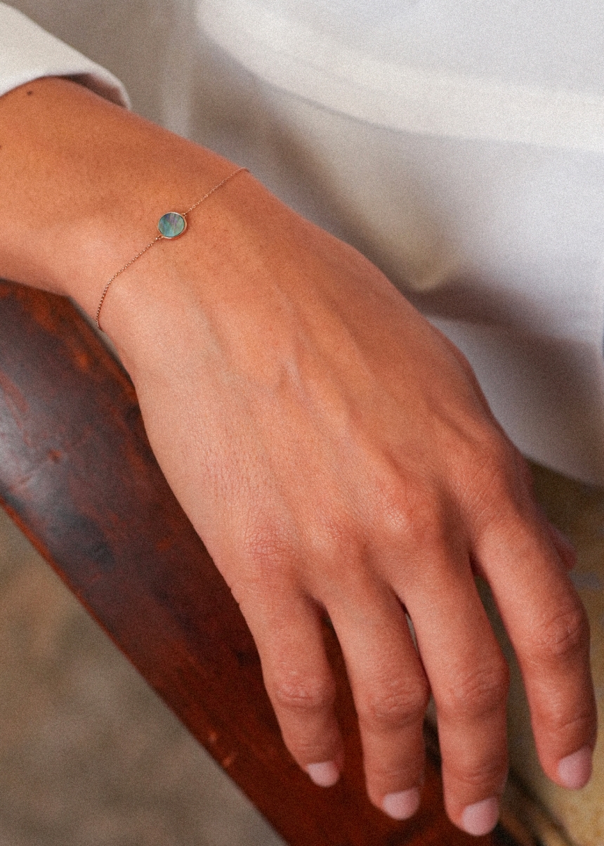 mini ever black MOP disc bracelet