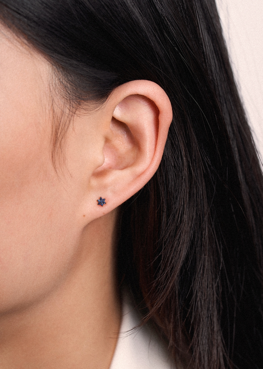 solo mini sapphire star stud