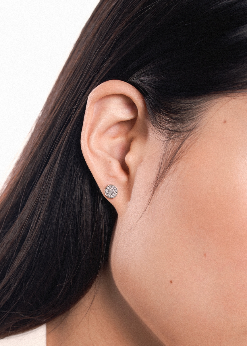 solo round sequin diamond stud