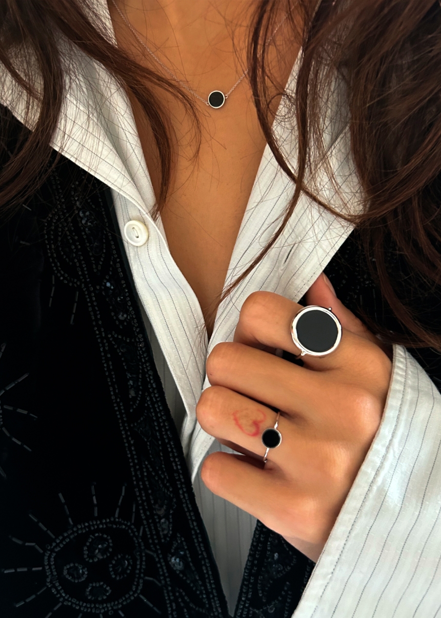black onyx white gold disc ring
